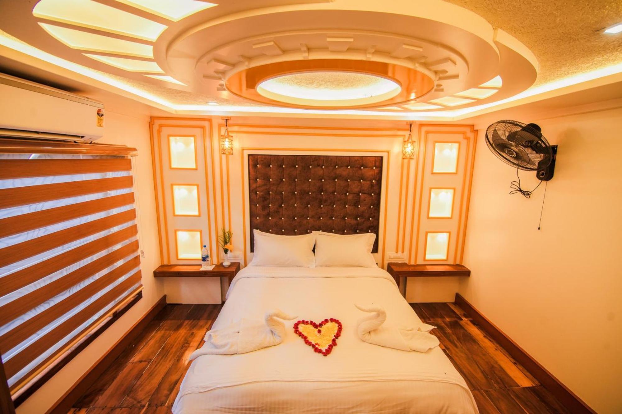 Kera Houseboats Alleppey Alappuzha Exterior photo